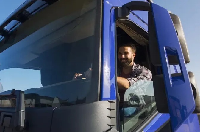 Transporte rodoviário de cargas contrata mais de 42 mil profissionais no primeiro semestre de 2022